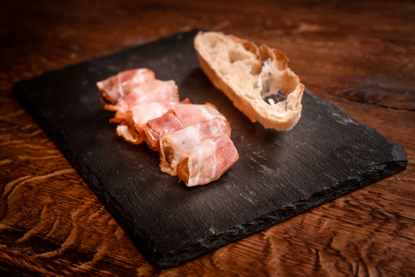 Tapas Brot und Schinken